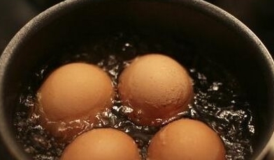 白蓮須煲雞蛋