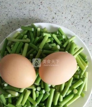 雞蛋炒熟蒜苔